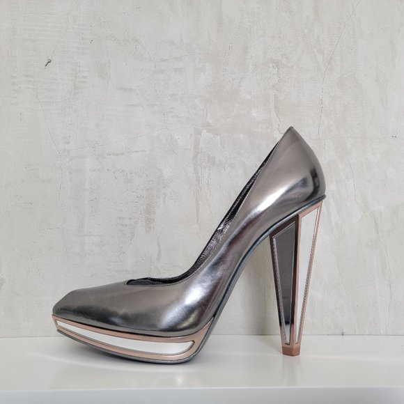 Yves Saint Laurent (rive gauche)